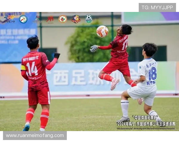 越南足球历史十大球星排名揭晓 这些球员在国内外赛场上创下传奇 越南足球历史十大球星排名揭晓 这些球员在国内外赛场上创下传奇